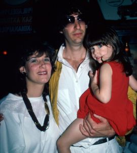 Howard Stern and family 1983, NYC.jpg